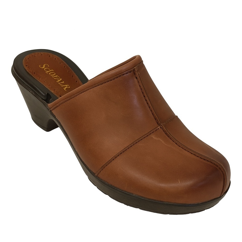 NEW No Tags St. John’s Bay Brown Leather Clogs 7 Medium